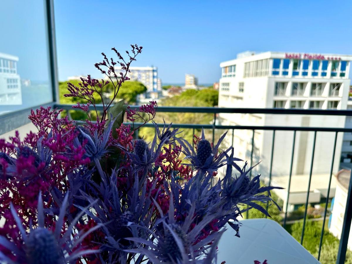 Beach Front Apartment Sabbiadoro ลินญาโน ซับเบียโดโร ภายนอก รูปภาพ