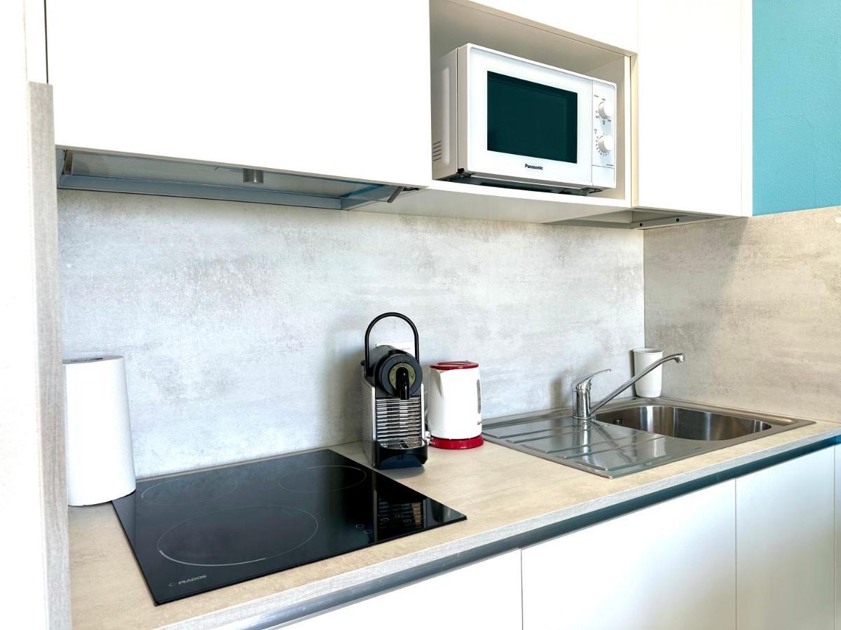 Beach Front Apartment Sabbiadoro ลินญาโน ซับเบียโดโร ภายนอก รูปภาพ