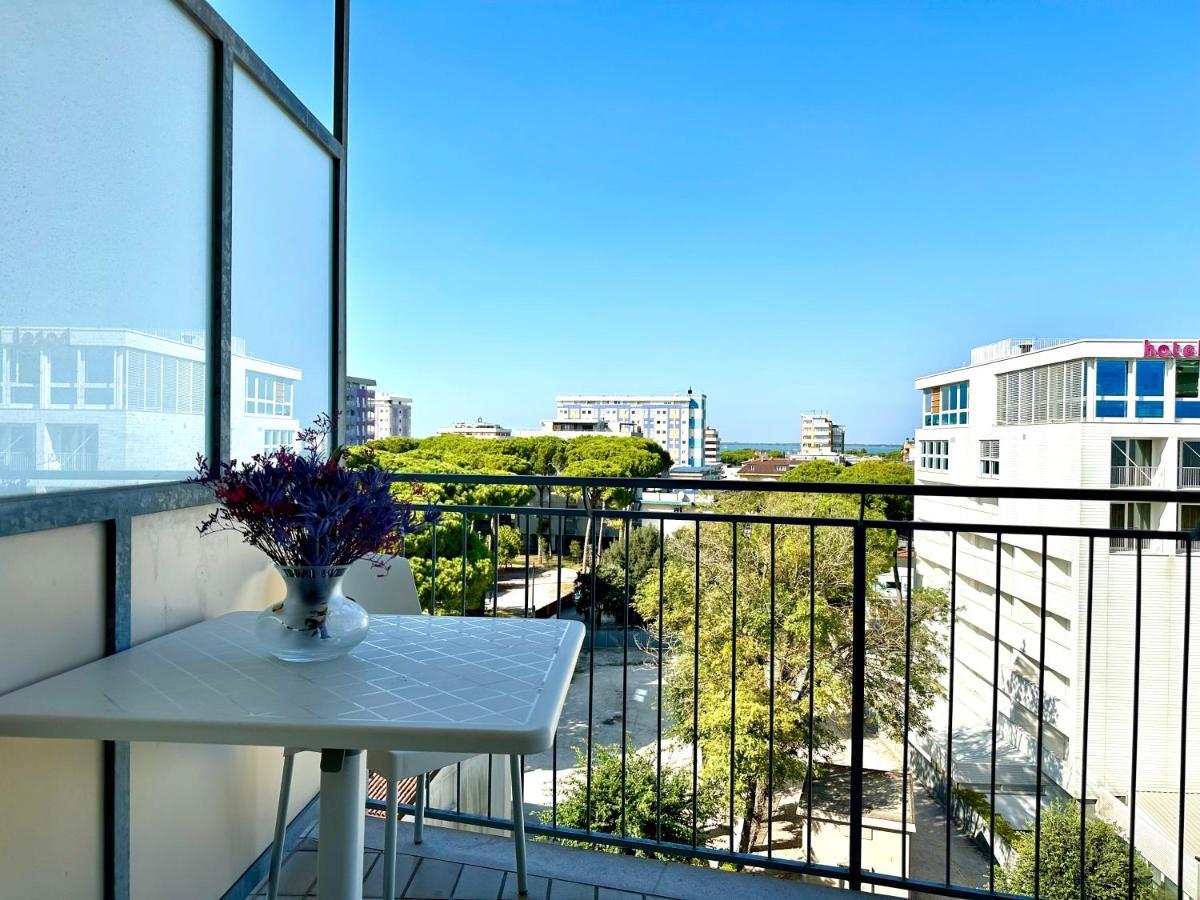 Beach Front Apartment Sabbiadoro ลินญาโน ซับเบียโดโร ภายนอก รูปภาพ