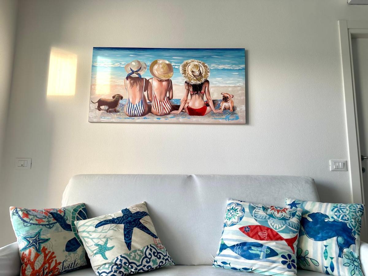 Beach Front Apartment Sabbiadoro ลินญาโน ซับเบียโดโร ภายนอก รูปภาพ