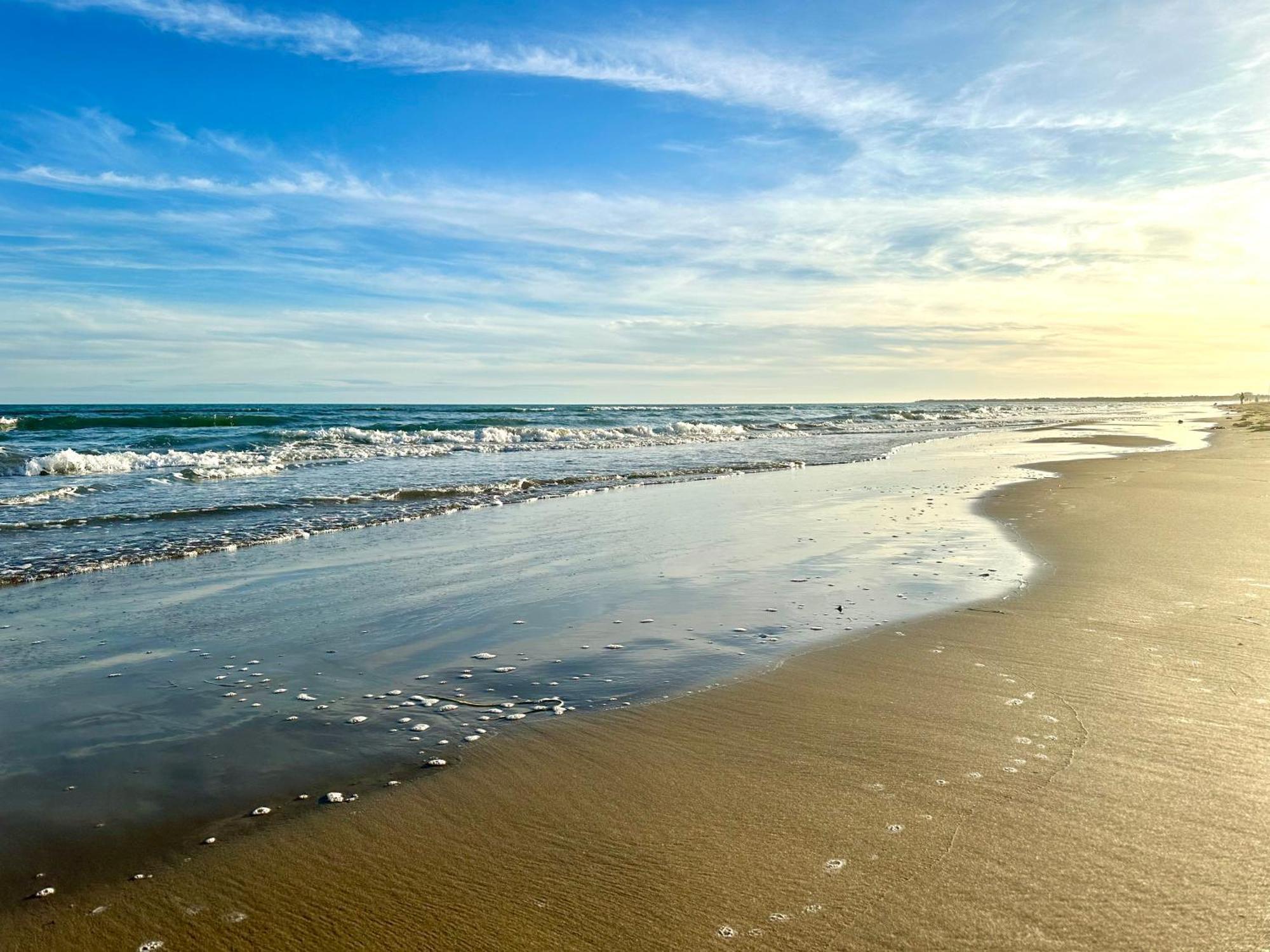 Beach Front Apartment Sabbiadoro ลินญาโน ซับเบียโดโร ภายนอก รูปภาพ